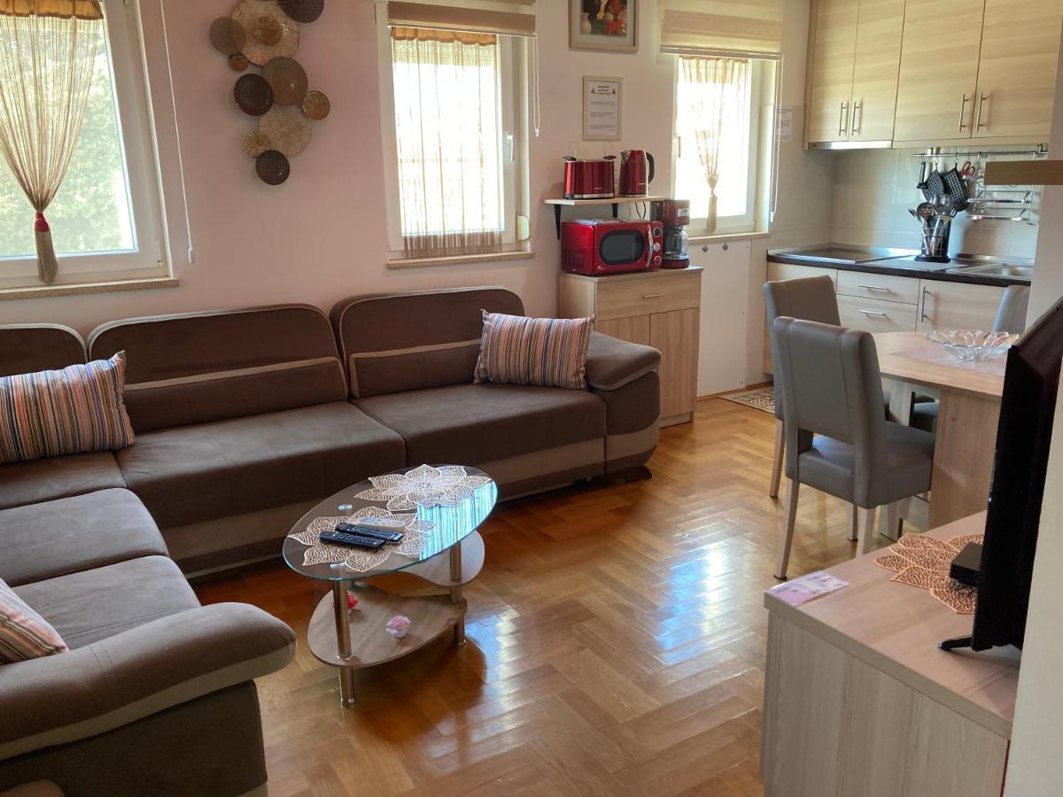 Apartment Capriati With Parking Garage Umag Exterior photo