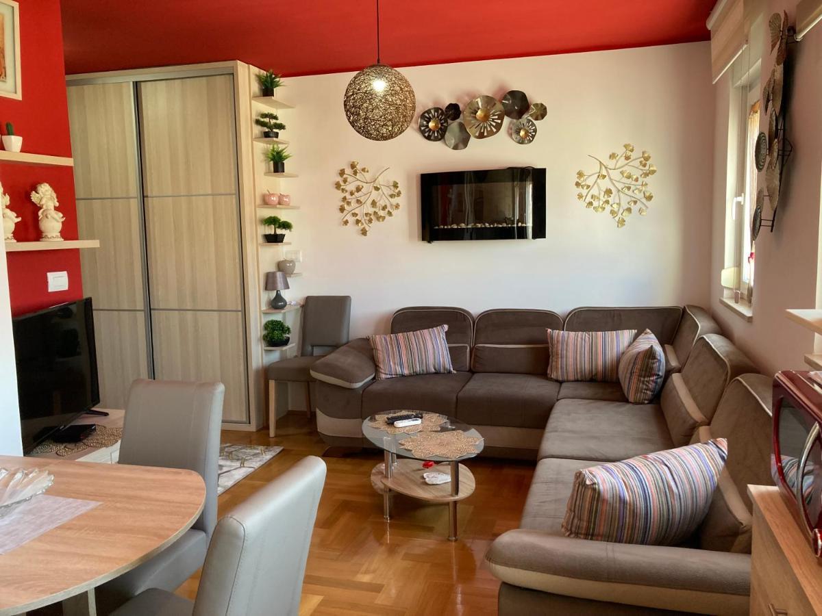 Apartment Capriati With Parking Garage Umag Exterior photo